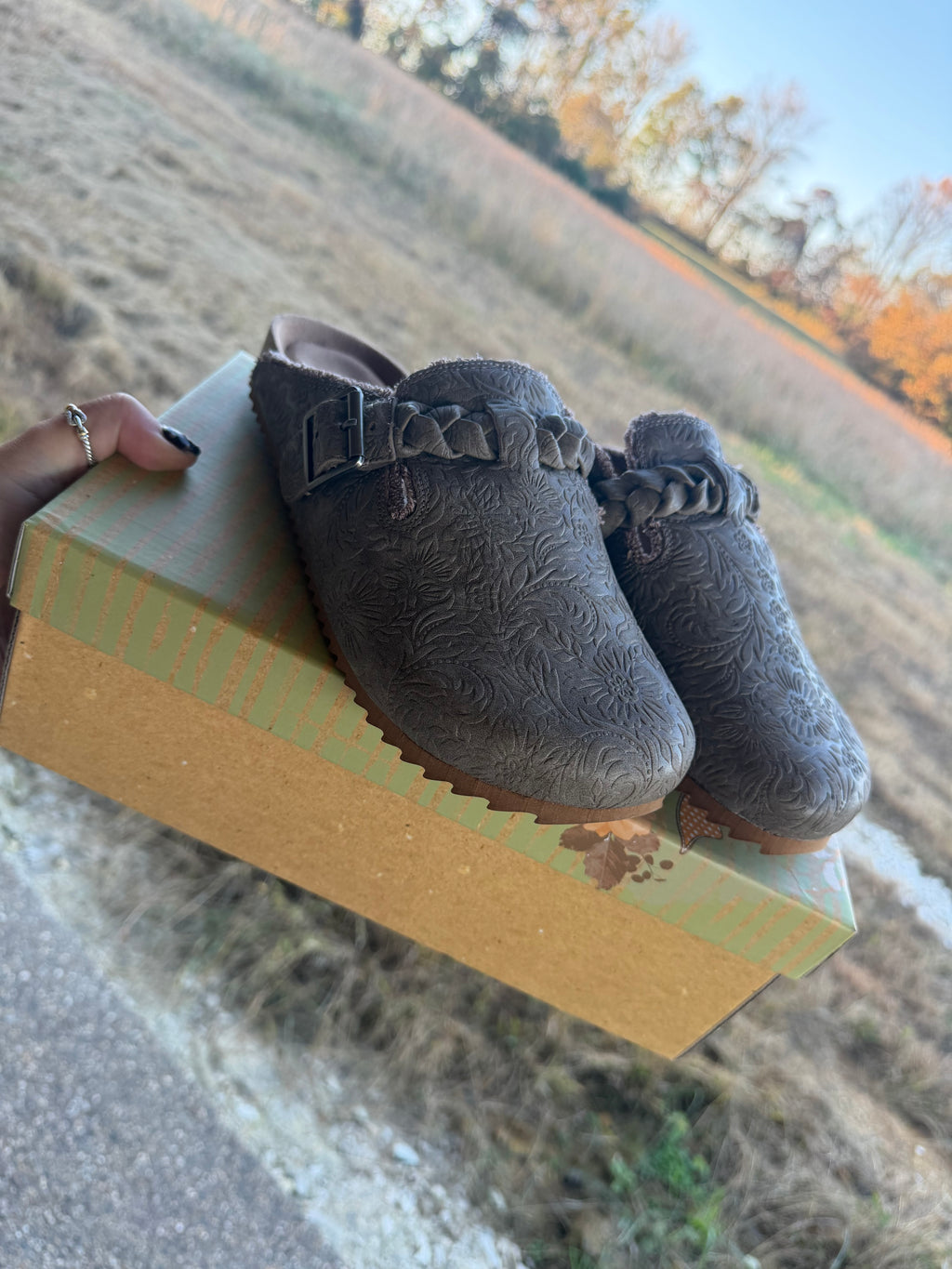 Iris Tooled Clog-Taupe