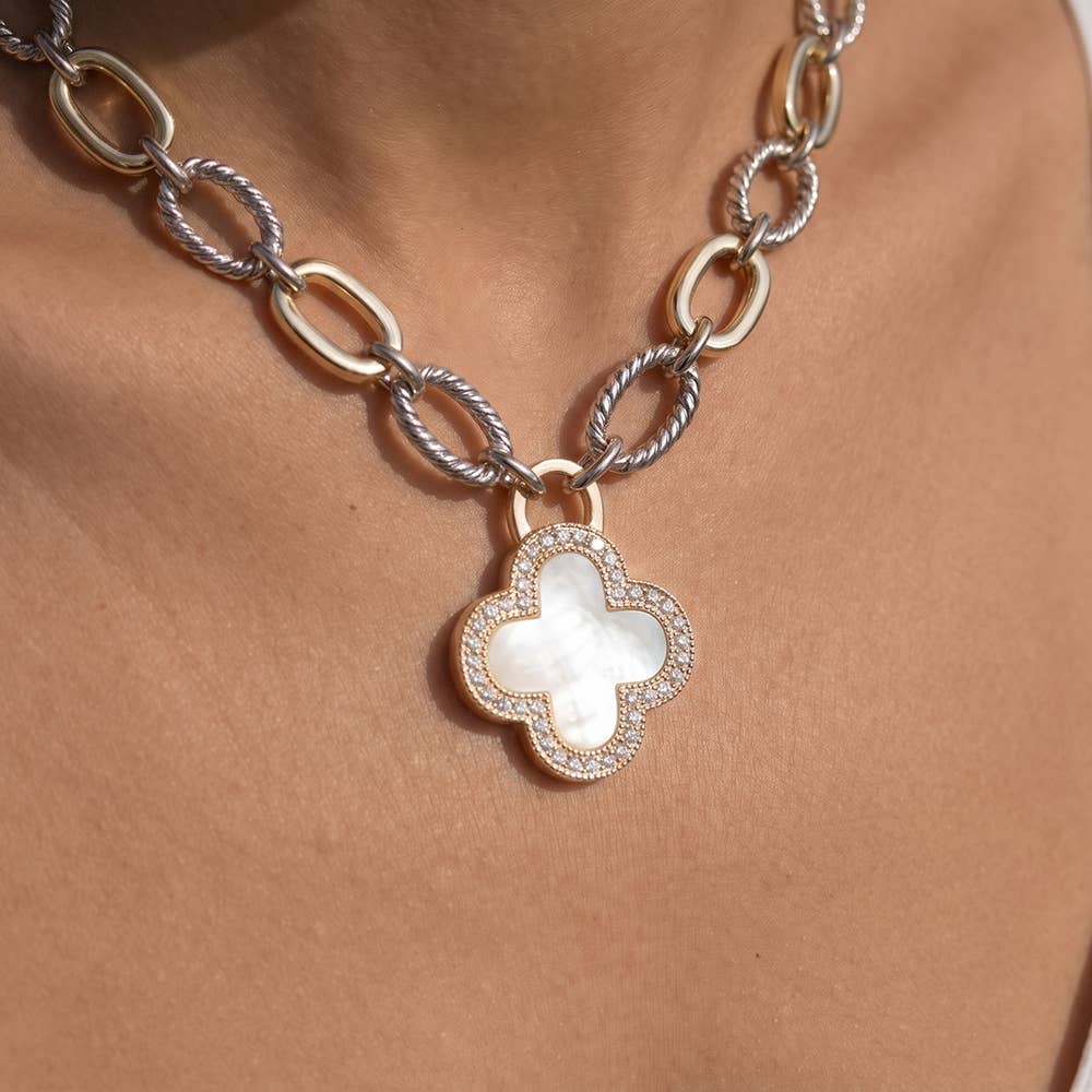 Two Tone Oval Link Mop Clover Pendant Necklace